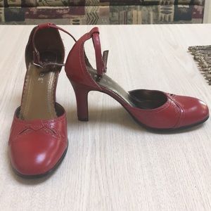 Vintage Leather Parade Heel